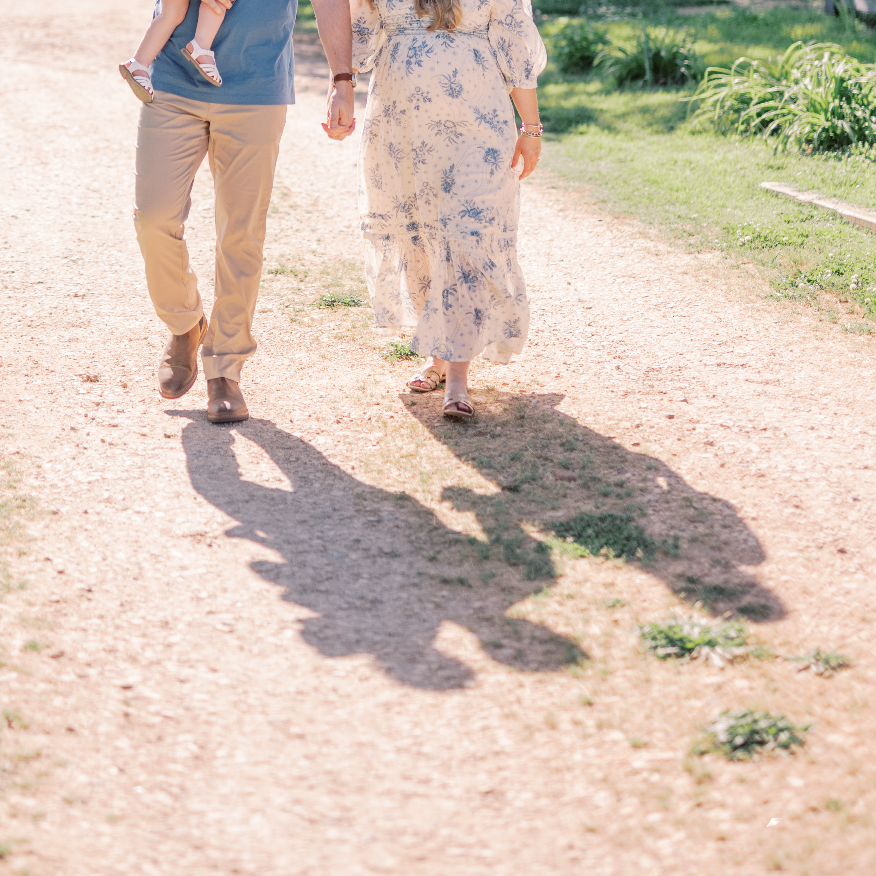 outdoor maternity photo
